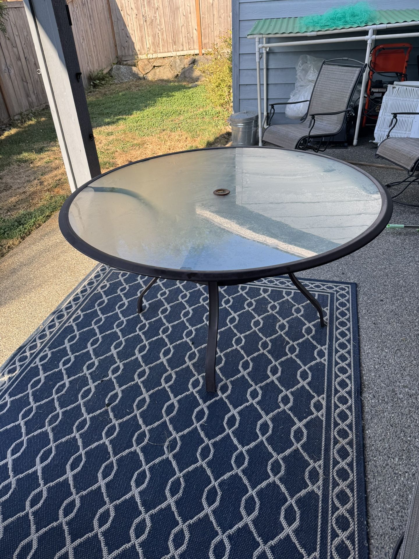 Pending. Free Patio Table