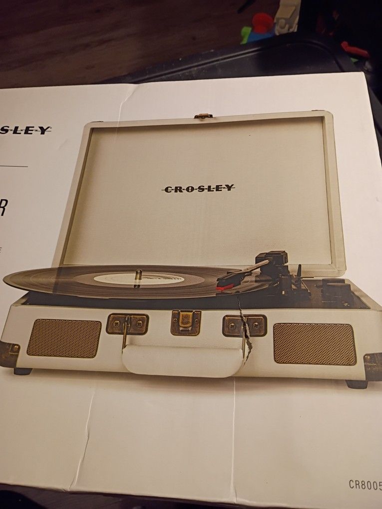 NEW CROSLEY RECORD PLAYER CR800 55 -WS BLUETOOTH MODEL