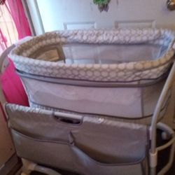 Baby Bed Good Condition $25.00