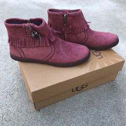 UGG Moccasin Style Women’s Shoe