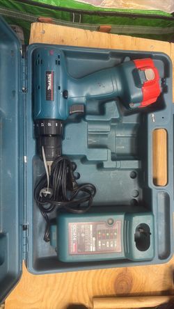 Makita Cordless Drill with Case and Charger