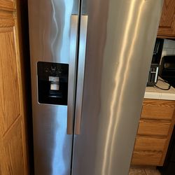 Whirlpool Refrigerator with Ice Maker