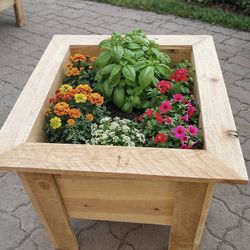 🌿 Handmade Cedar Raised Garden Bed – Perfect Size for Veggies & Herbs