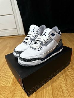 Jordan 3 Midnight Navy Size 4Y