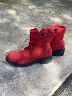 Holiday Boots, Red