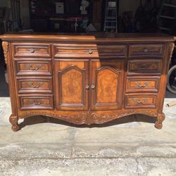 Dresser