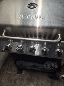 Hood  condition grill .i bought  a new one dont need this no more