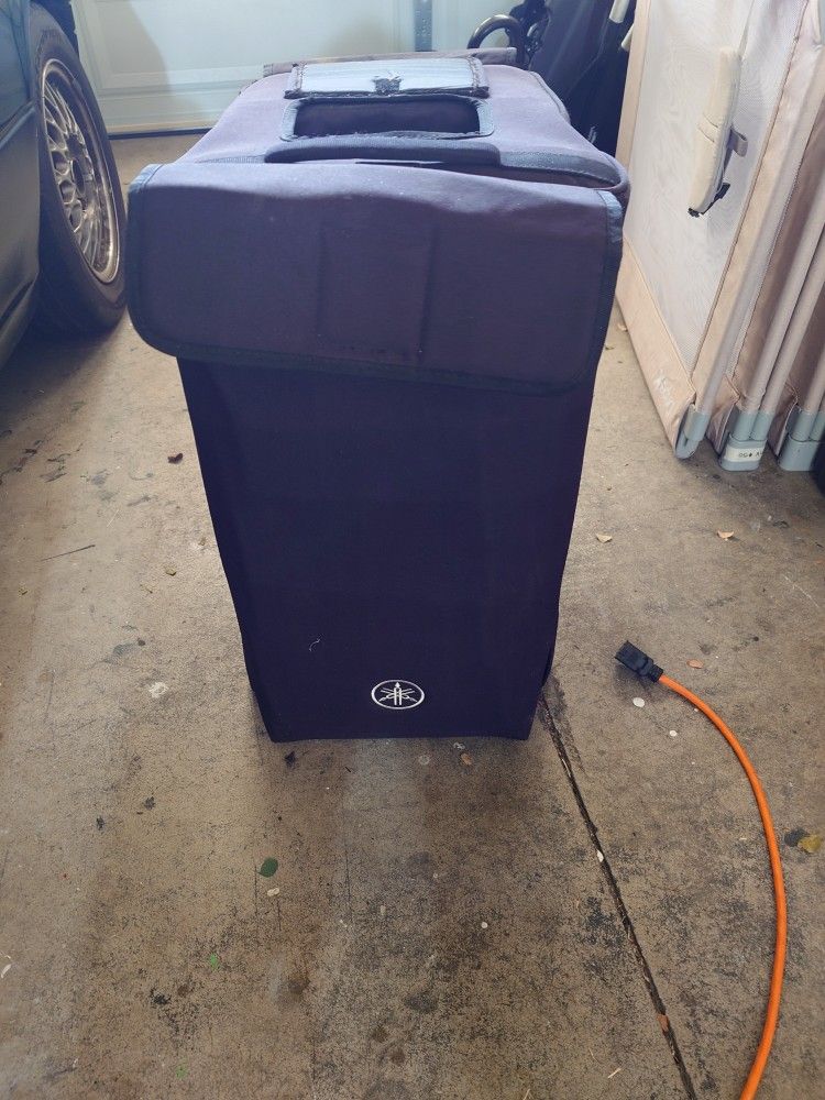 Yamaha Stagepas 1k Portable PA Speaker With Bluetooth