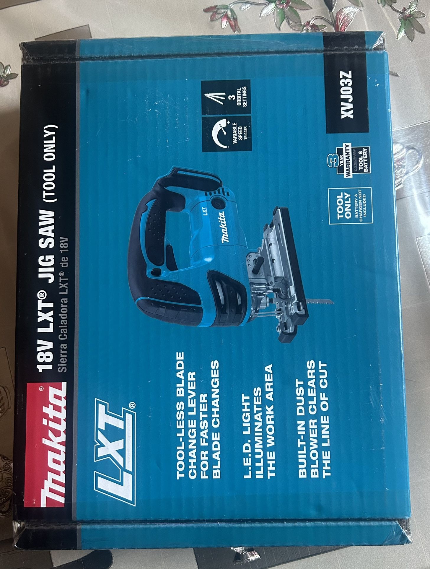 Makita 18V LXT Lithium-lon Cordless Variable Speed Jigsaw (Tool-only