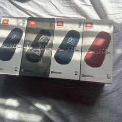  New JBL Flip 6 Speakers 4 Different Colors 45$ Each