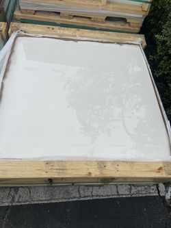 Losas de porcelana de 48”x48”,a $1.99 el Sqft .Calcatta Oro y Calcatta Super White, Crystal Ónyx,Pure White y Ice Wave.