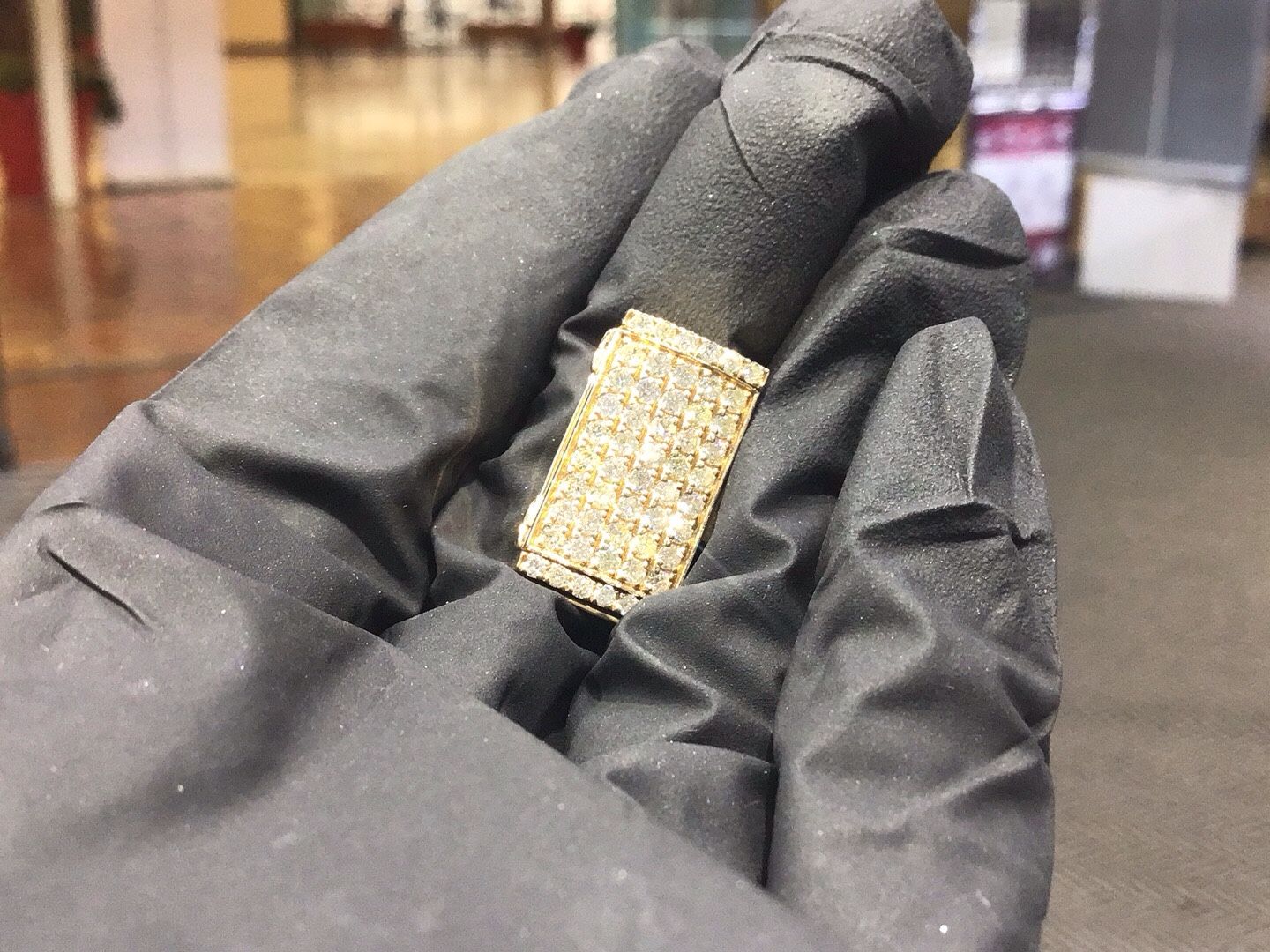 10k Gold Natural Diamond Lock Available In Stock..