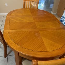 Dinning Table 