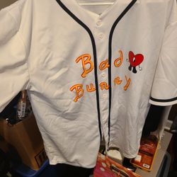BAD BUNNY BASEBALL JERSEY XL
