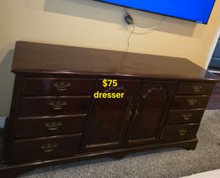 Dresser