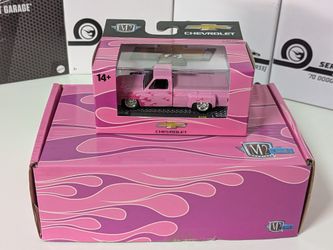 M2 Machines Auto-Club Box PINK 73 Chevy Super 30 Squarebody Dually