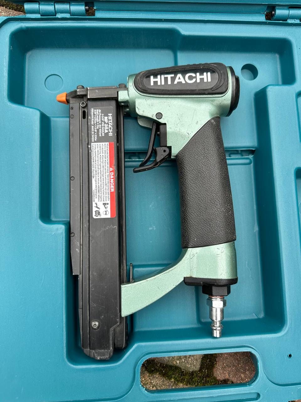 Hitachi NP35A 1-3/8″ 23 Gauge Pin Nailer