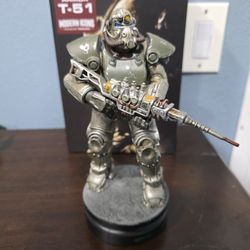 Fallout T-51 Power Armor Statue 