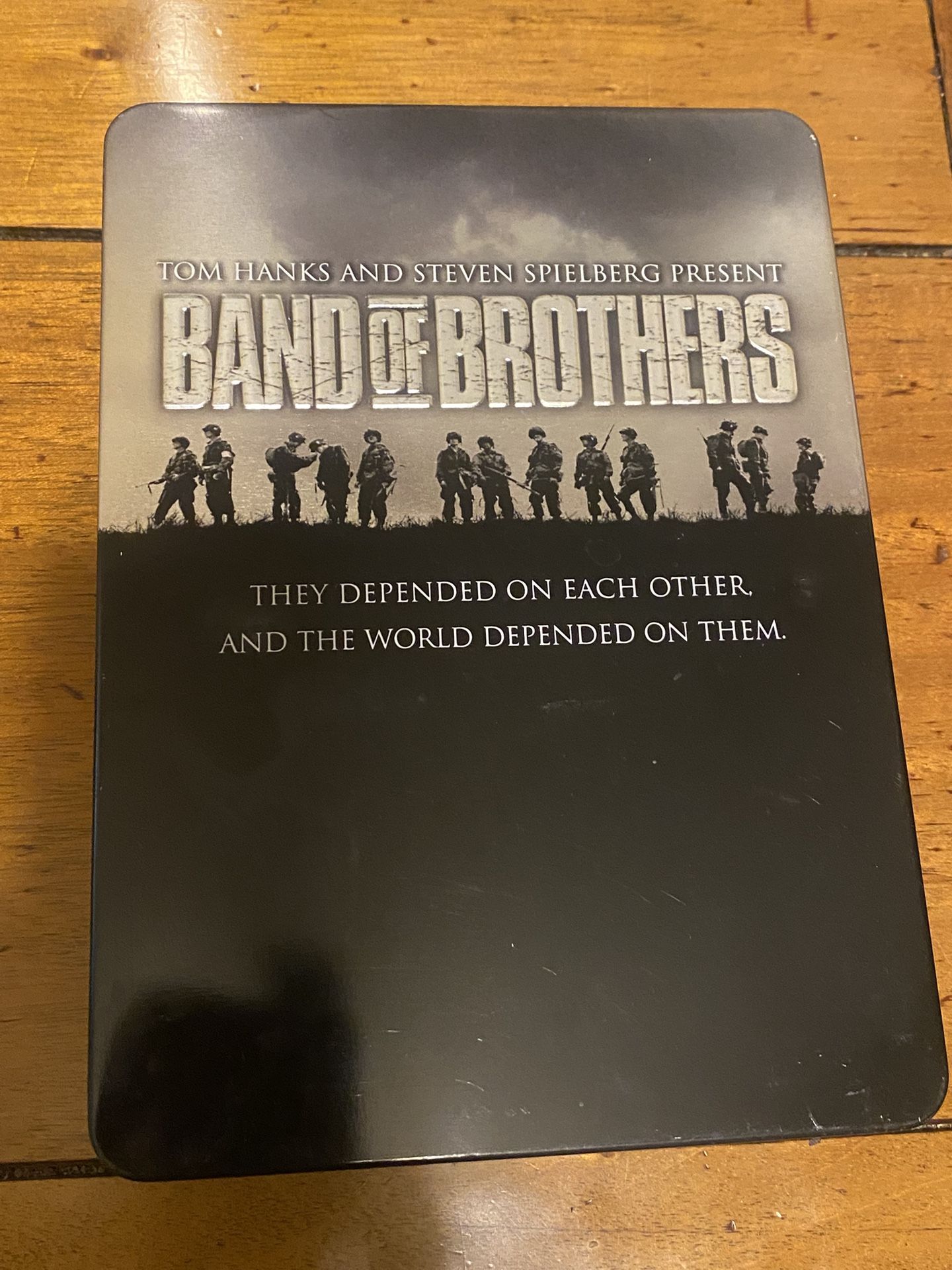 Band Of Brothers 6 Set DVD In Metal Tin Tom, Hanks, and Steven Spielberg