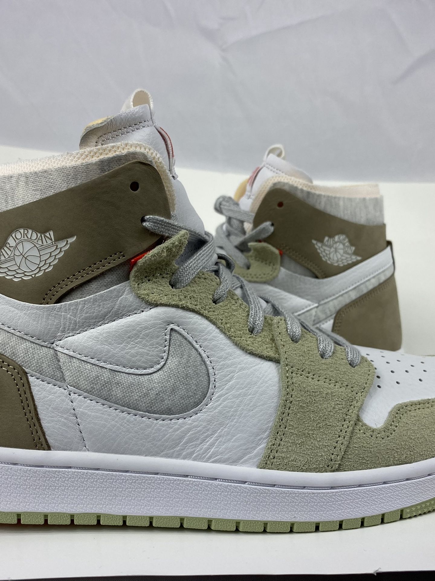 Air Jordan Zoom Comfort 'Olive Aura' Sz