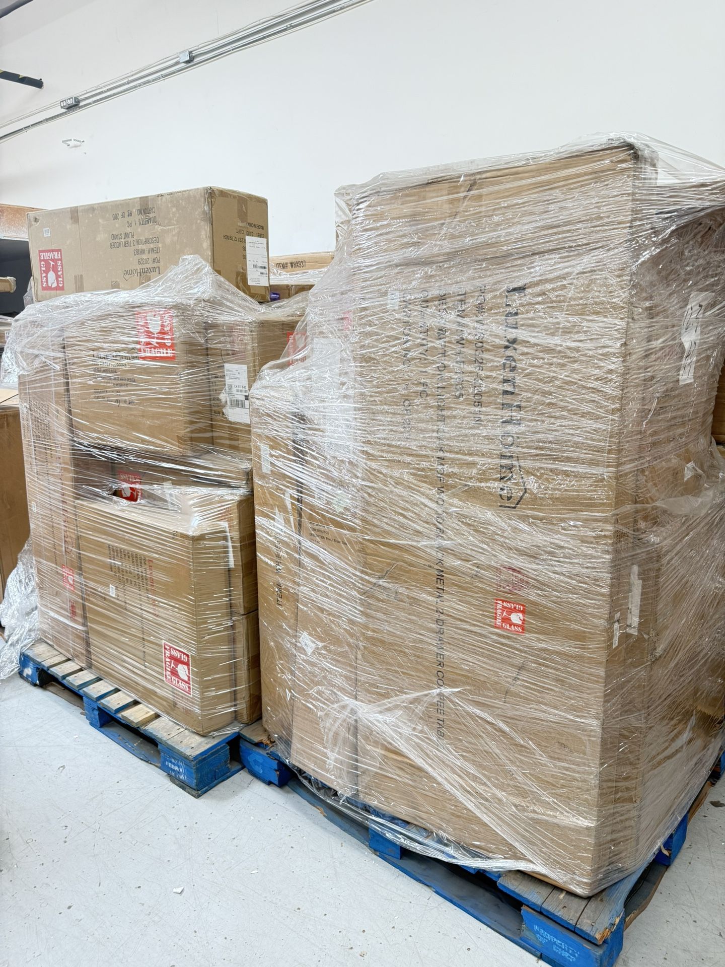 Furnitures Pallets For Sale 95% new