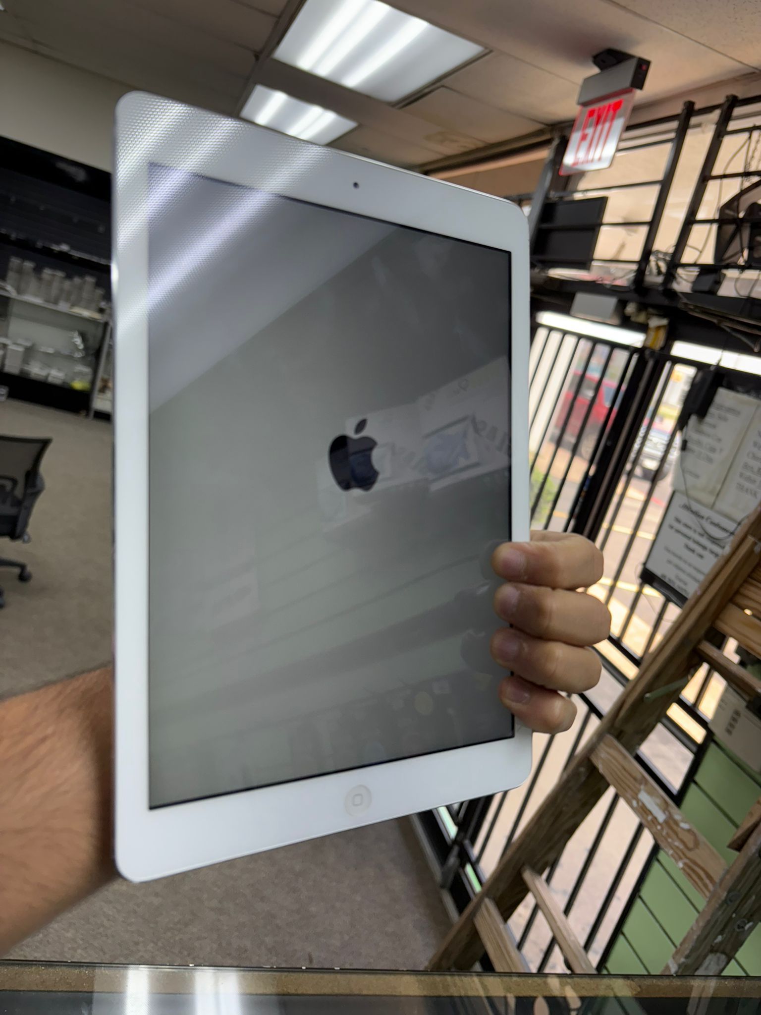 iPad Air 32GB Wi-Fi | Excellent Condition | Best Price!