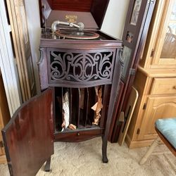 Antique Victors