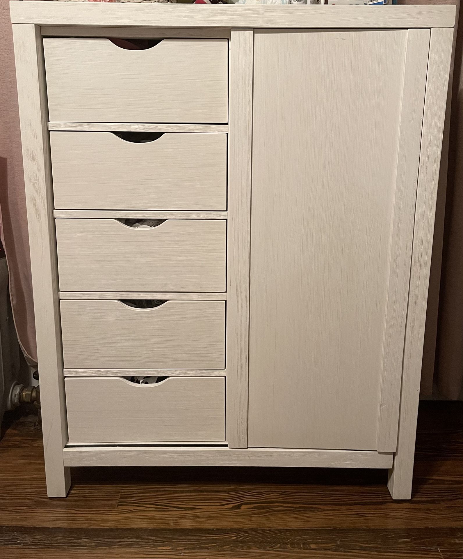Ti Amo Costello Dresser And Crib Set
