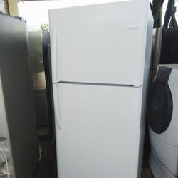 Frigidaire Refrigerator 