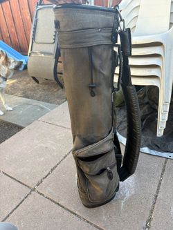 John Riley Almost full set of clubs + bag, CLUBS NEED TO BE RE-GRIPPED - OBO