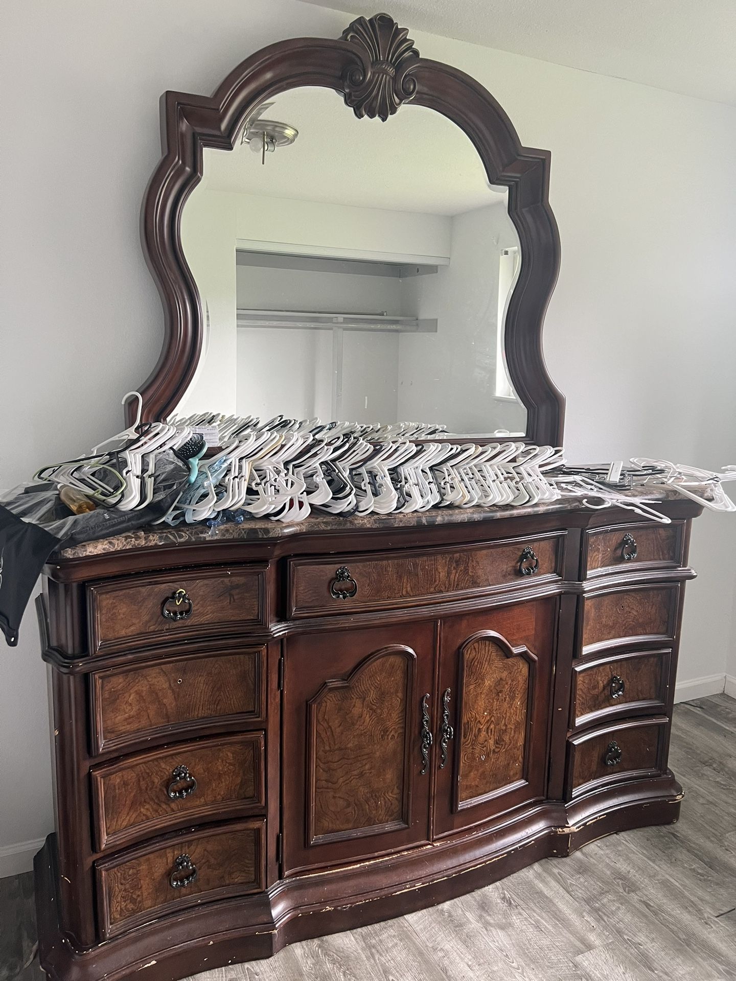 Dresser W/ Mirror