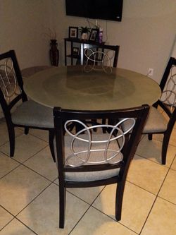 Dining table and 4 chairs (glass)