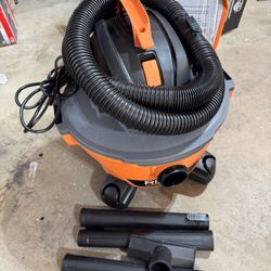 RIDGID 6 Gal. 3.5 Peak HP NXT Shop Vacuum Wet Dry Vac with General Debris Filter, Locking Hose and Attachments 