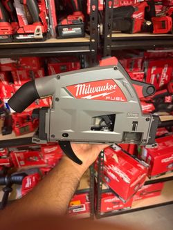 Milwaukee M18 FUEL Cordless Plunge Track Saw