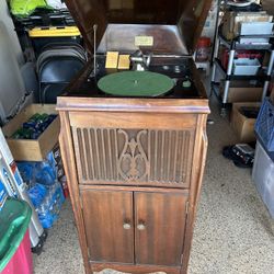 Antique Rich-Tone Gramophone 