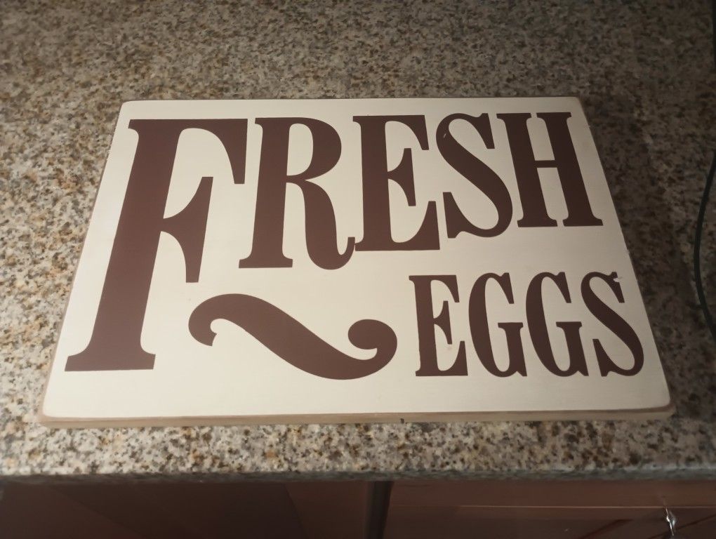 Wooden sign (Fresh Eggs)