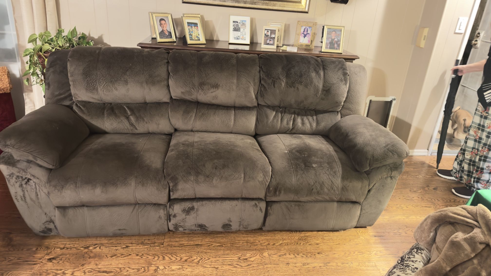 Electric Recliner Couch