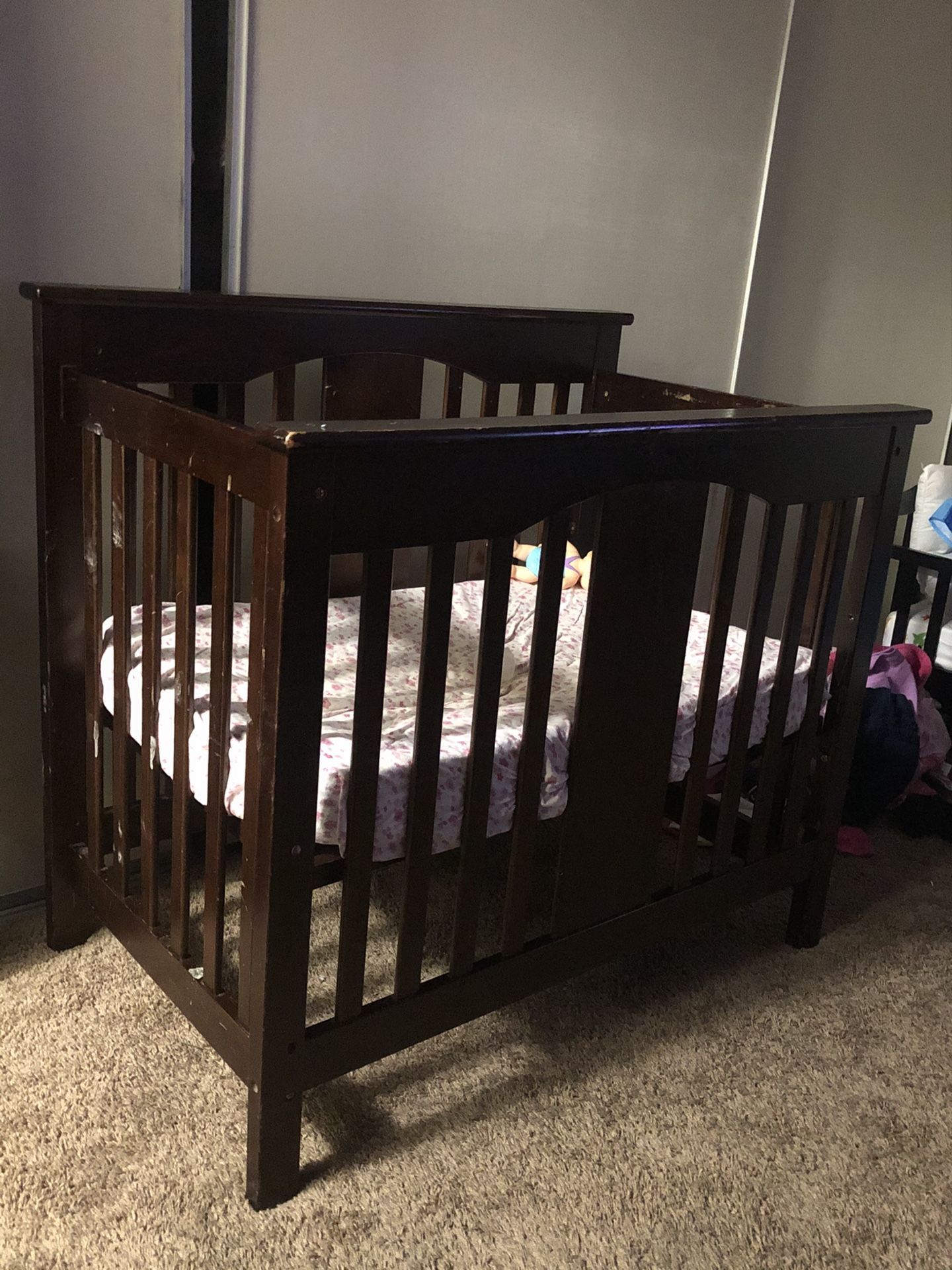 Mini crib