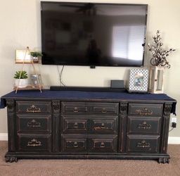 Solid wood Dresser/Buffet/Credenza