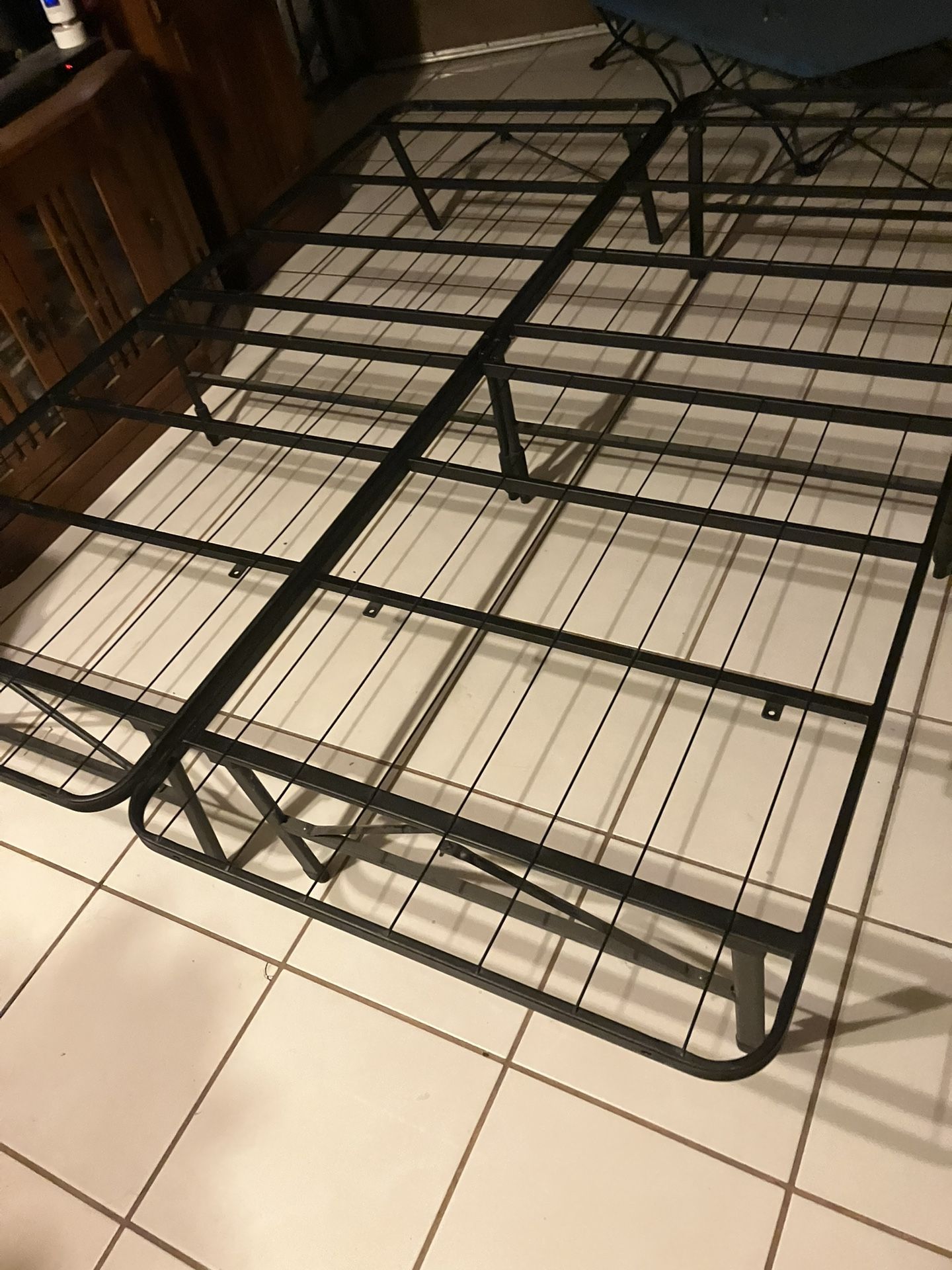 Queen Size Metal Bed Frame 