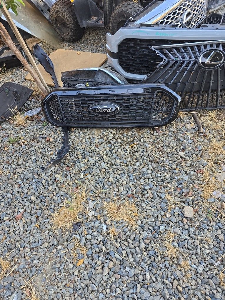 2018 2019 2020 Ford Ranger XLT Front Grille OEM