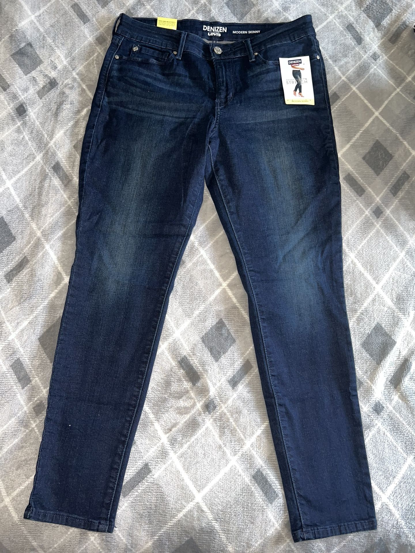 Woman’s Modern Skinny Jeans