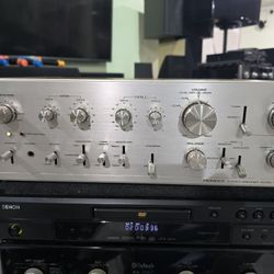 Pioneer SA-9100 
Stereo Integrated Amplifier (1973-75) serviced fully function, excellent condition   amazing sound will test before you buy. 