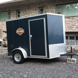 2017 Enclosed Trailer.  Perfect for BUSINESS or PERSONAL!