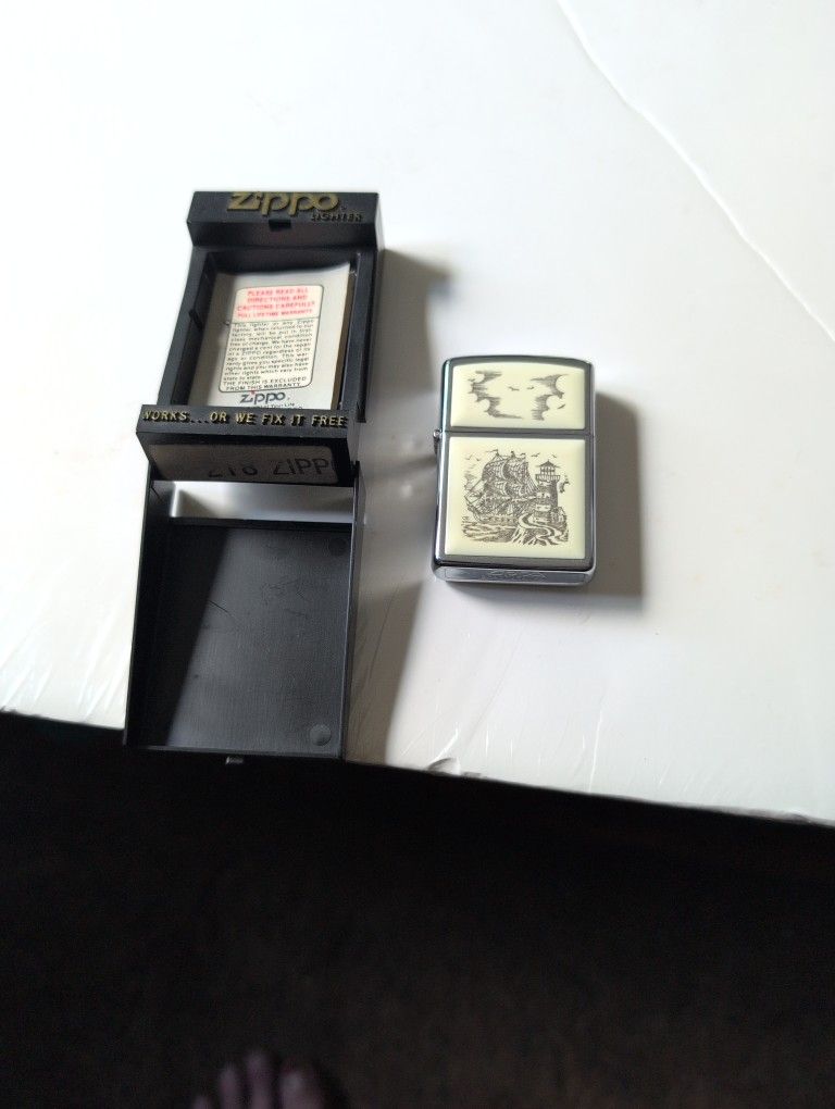 Zippo 218 Scrimshaw Lighter