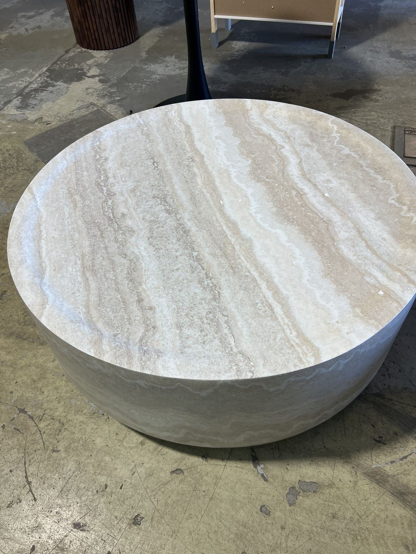 Ball & Cast 31.49" Round Coffee Table,Faux Travertine Textured Accent CoffeeTable for Living Room,Modern Minimalist Low Circle Center Table Side Table