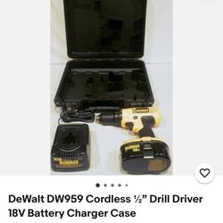 Dealt Dw959k2 Drill With Case And 2 Chargers With Flash Light And 2 18v Batteries 