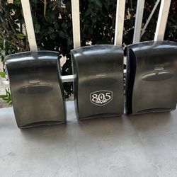 Paper Towel Dispenser 