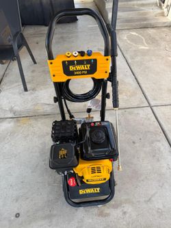 DEWALT
3400 PSI 2.5 GPM Gas Pressure Washer with Maintenance-Free Pump, Heavy-Duty Commercial Cold Water Power Washer