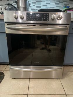 Frigidaire Gallery Oven with Air Fryer